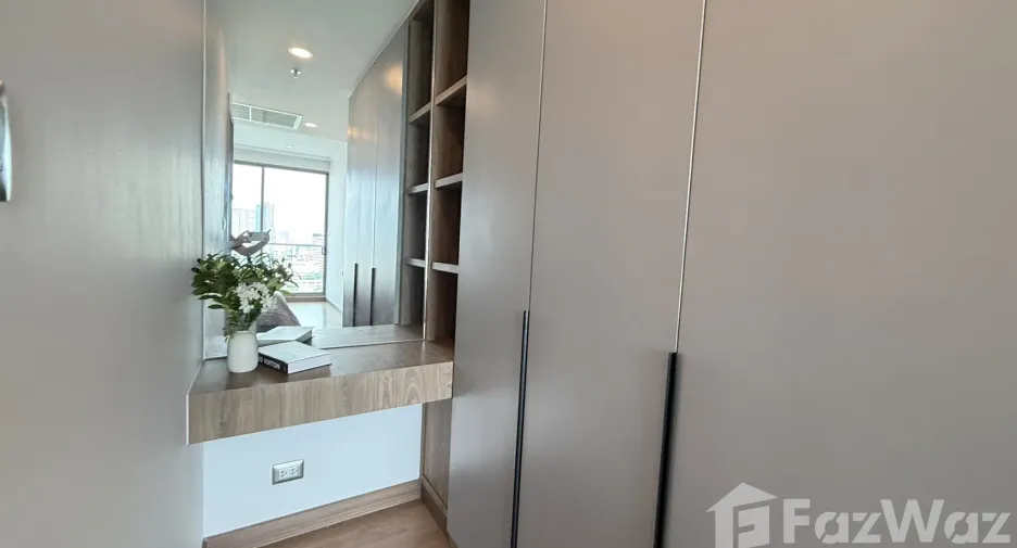 For rent 2 bedrooms condo in Watthana, Bangkok