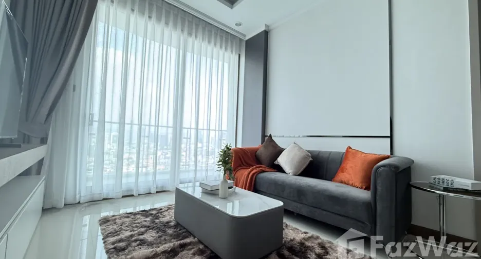 For rent 2 bedrooms condo in Watthana, Bangkok