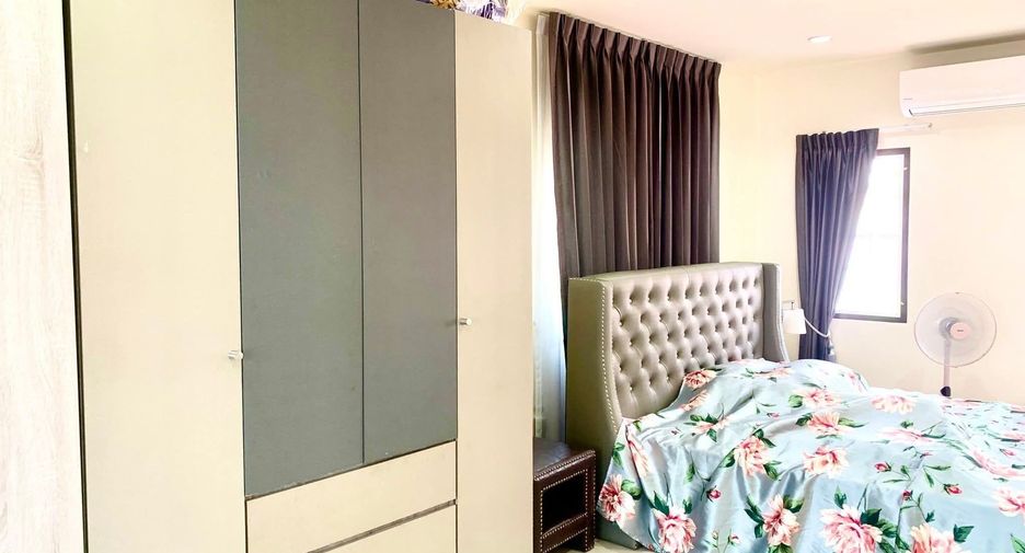 For rent 3 bedrooms house in Khan Na Yao, Bangkok