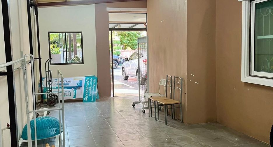 For rent 3 bedrooms house in Khan Na Yao, Bangkok