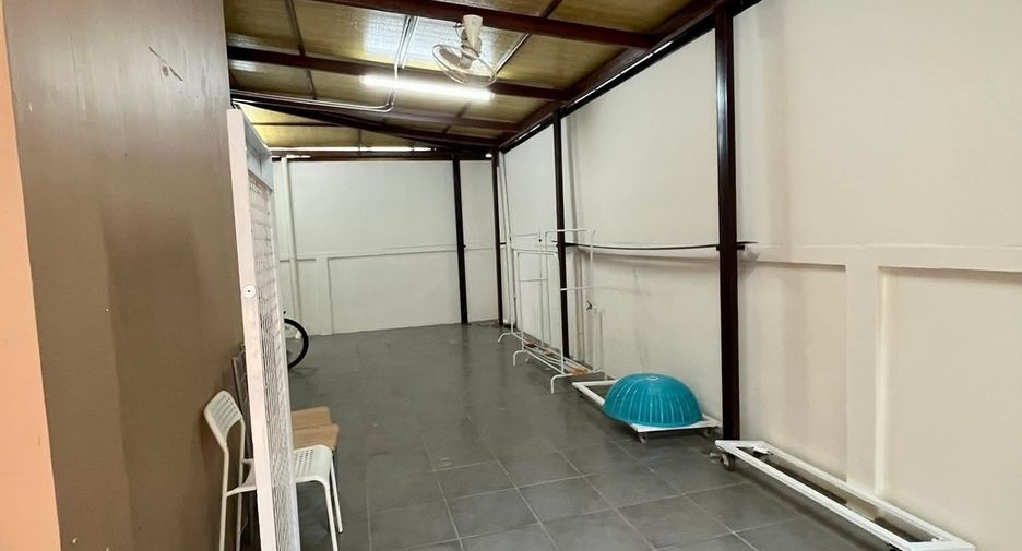 For rent 3 bedrooms house in Khan Na Yao, Bangkok