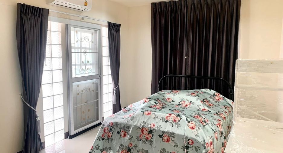 For rent 3 bedrooms house in Khan Na Yao, Bangkok