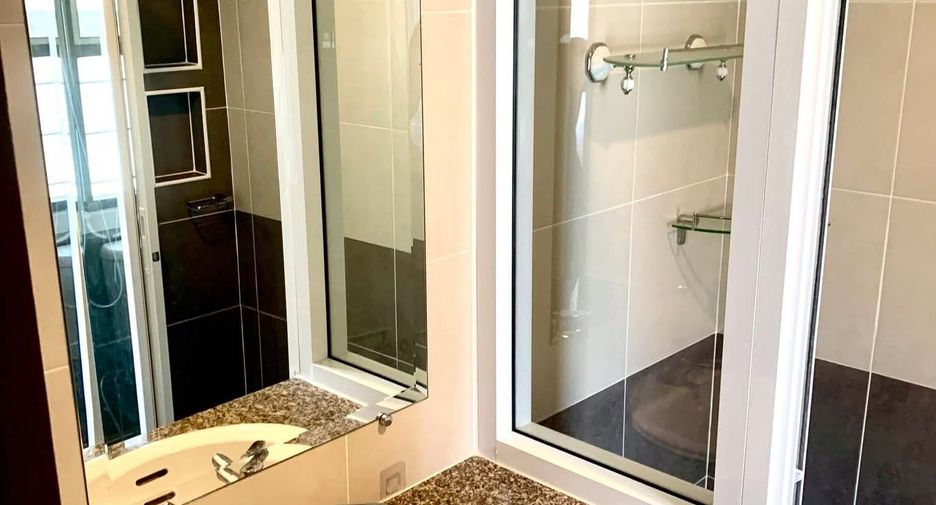 For rent 3 bedrooms house in Khan Na Yao, Bangkok