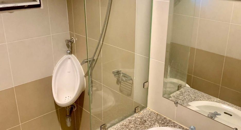 For rent 3 bedrooms house in Khan Na Yao, Bangkok