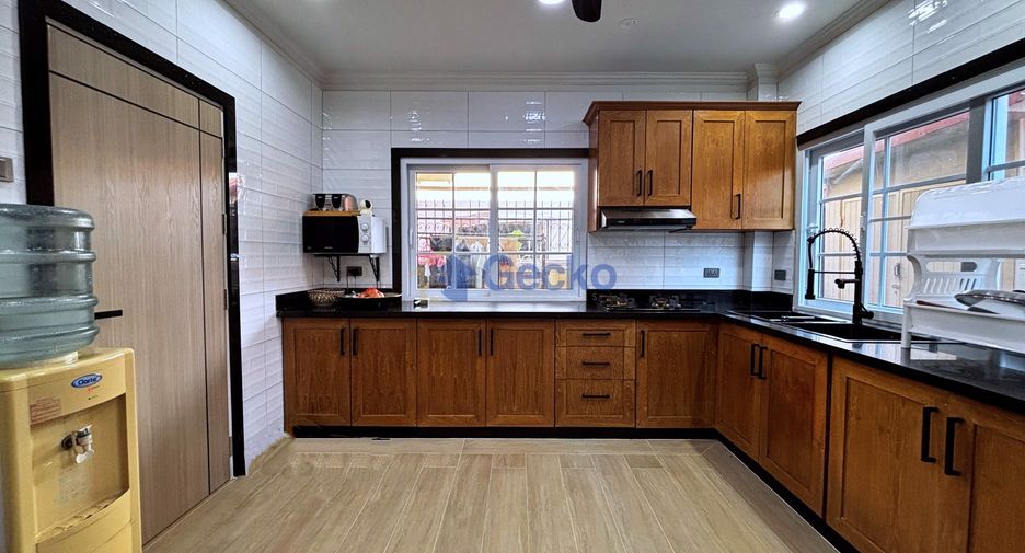 Casa en venta de 4 habitaciones en East Pattaya, Pattaya