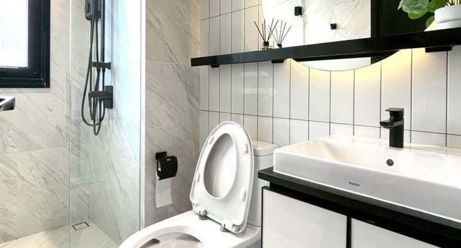For rent 2 bedrooms condo in Khlong San, Bangkok