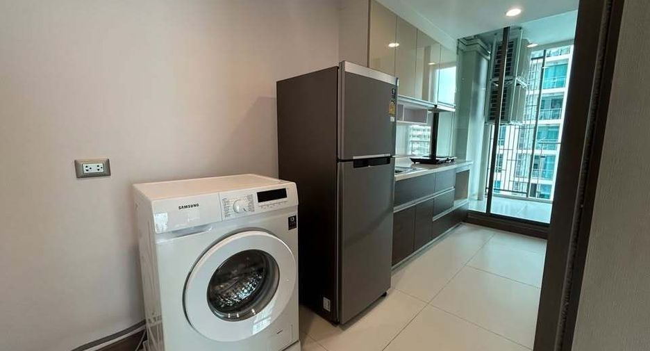 For rent 2 bedrooms condo in Watthana, Bangkok