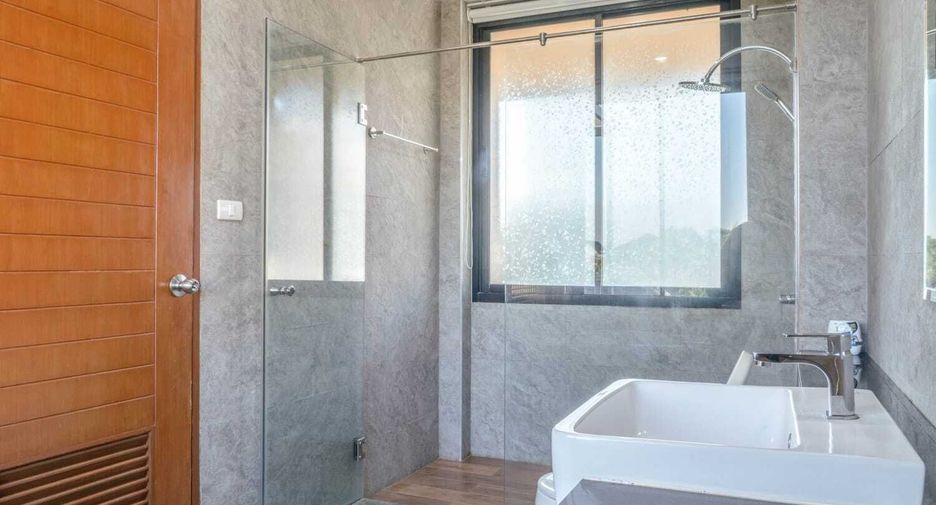 À vendre et à louer 3 chambres villa à Mueang Phuket, Phuket