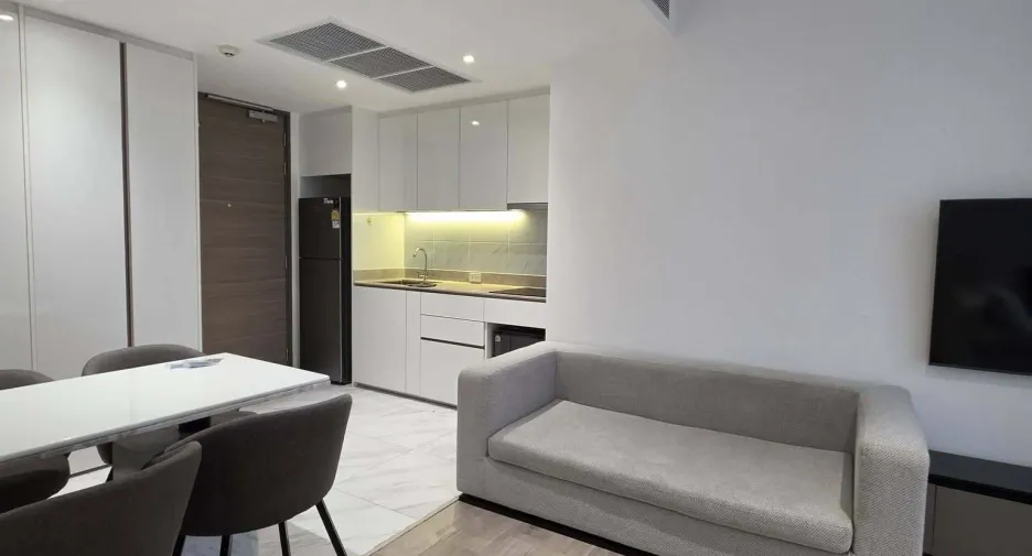 For rent 2 bedrooms condo in Khlong Toei, Bangkok