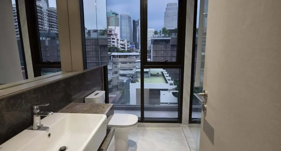 For rent 2 bedrooms condo in Khlong Toei, Bangkok