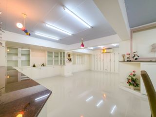 出租 商业空间 在 Khlong Toei, 曼谷