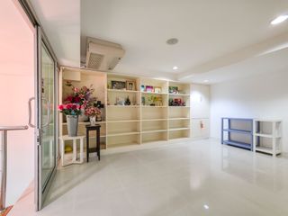 出租 商业空间 在 Khlong Toei, 曼谷