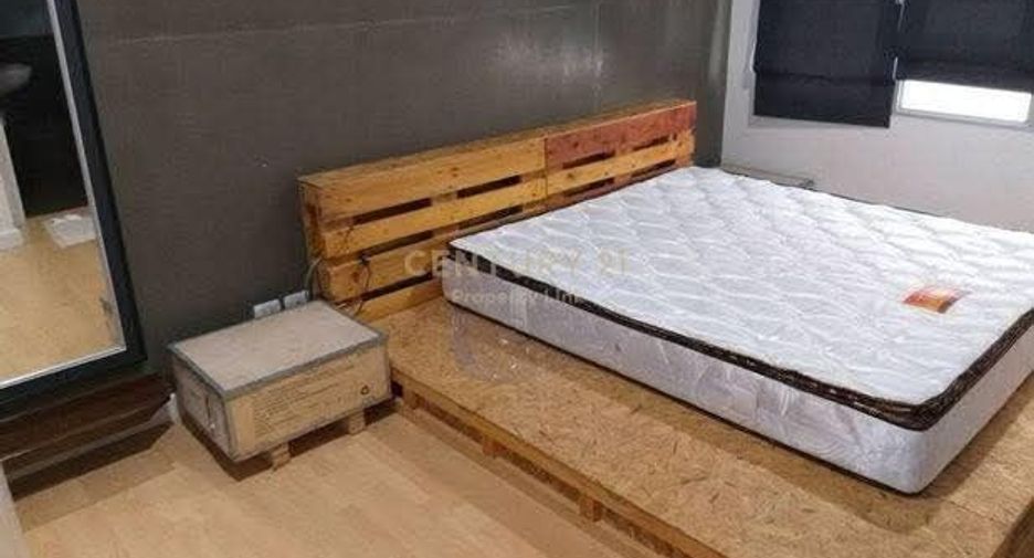 For rent 3 bedrooms townhouse in Lat Krabang, Bangkok