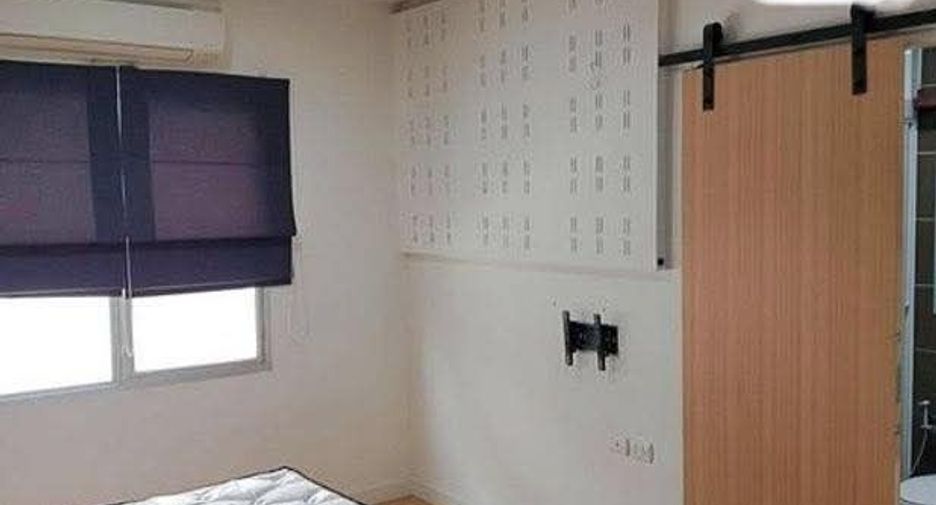 For rent 3 bedrooms townhouse in Lat Krabang, Bangkok