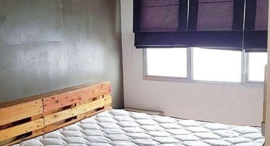 For rent 3 bedrooms townhouse in Lat Krabang, Bangkok