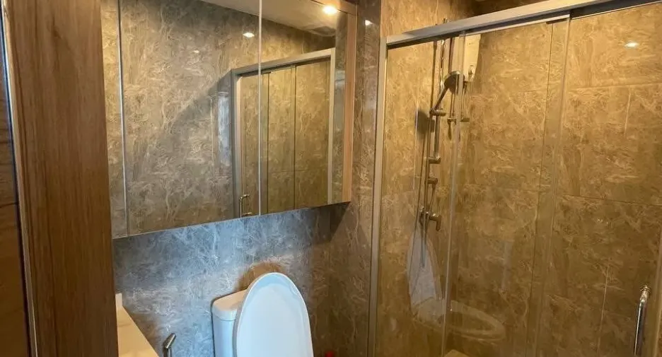 For rent 2 bedrooms condo in Huai Khwang, Bangkok