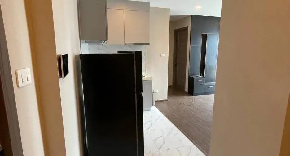 For rent 2 bedrooms condo in Huai Khwang, Bangkok