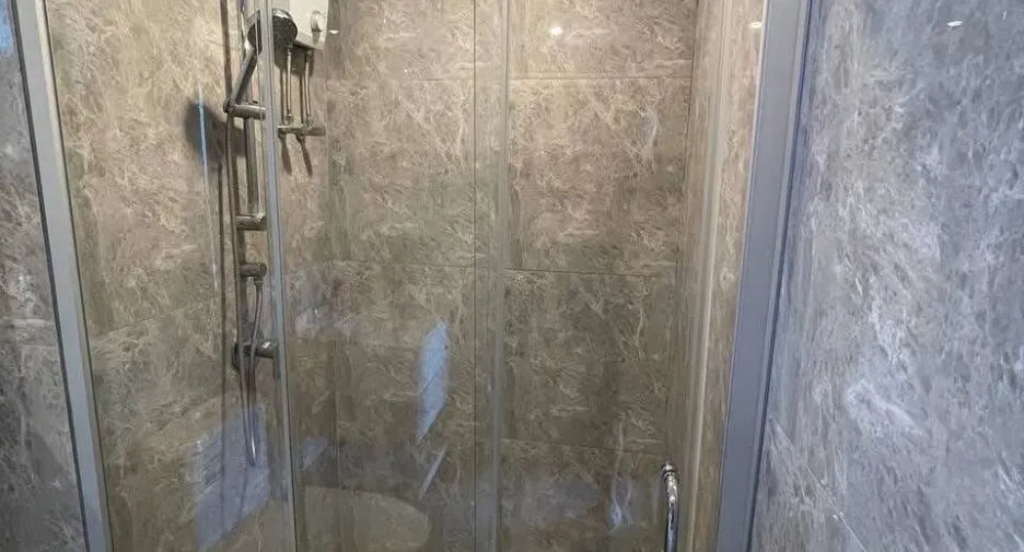 For rent 2 bedrooms condo in Huai Khwang, Bangkok