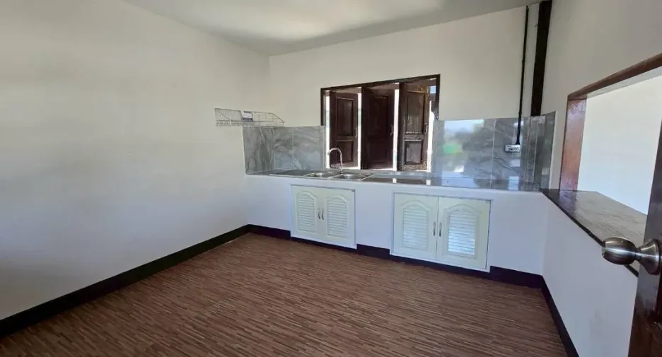 For rent retail Space in San Kamphaeng, Chiang Mai
