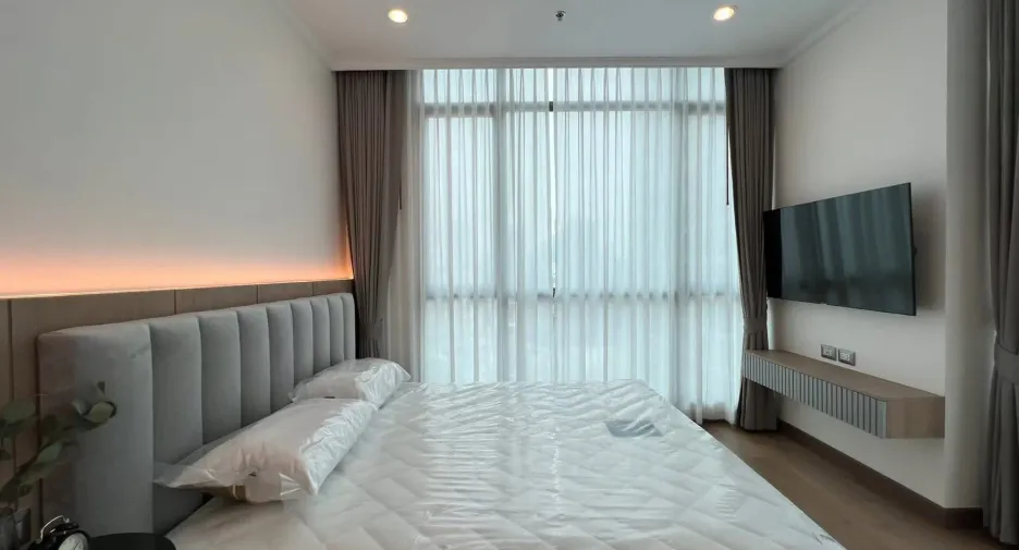 For rent 2 bedrooms condo in Watthana, Bangkok