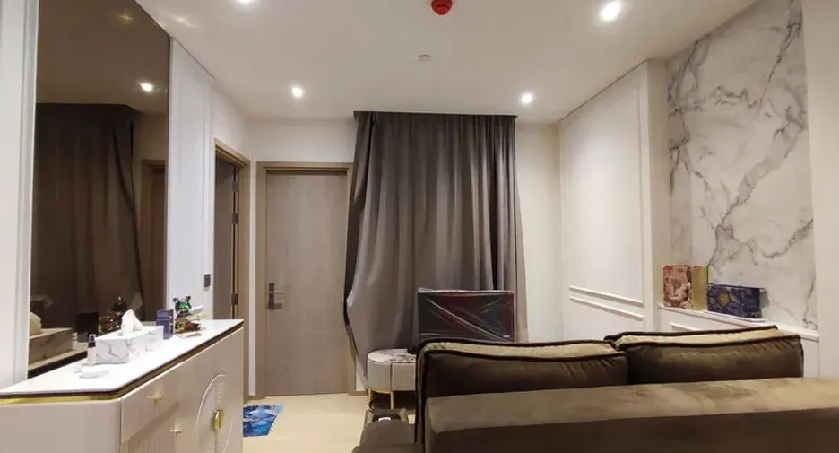 For rent 1 bed condo in Huai Khwang, Bangkok