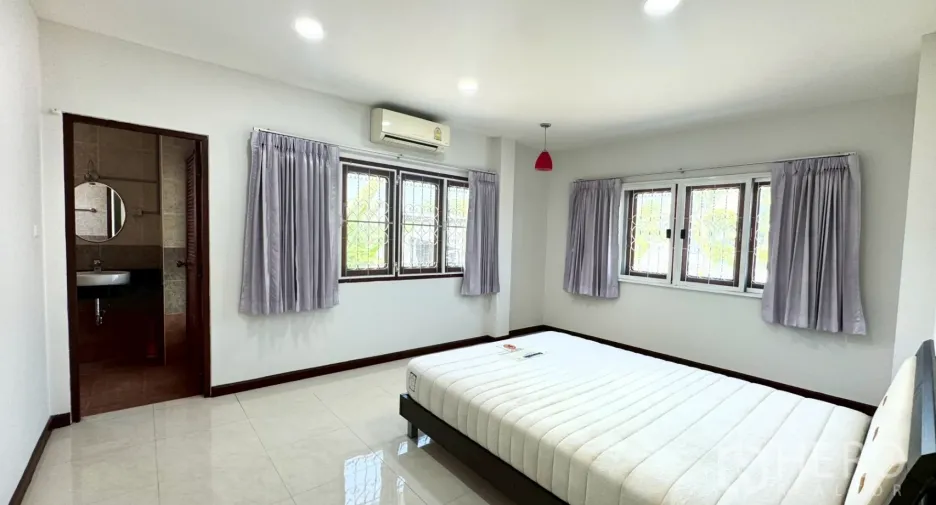 For rent 4 bedrooms house in Suan Luang, Bangkok