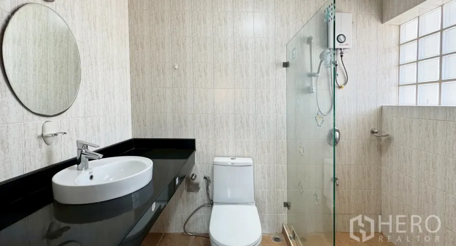 For rent 4 bedrooms house in Suan Luang, Bangkok