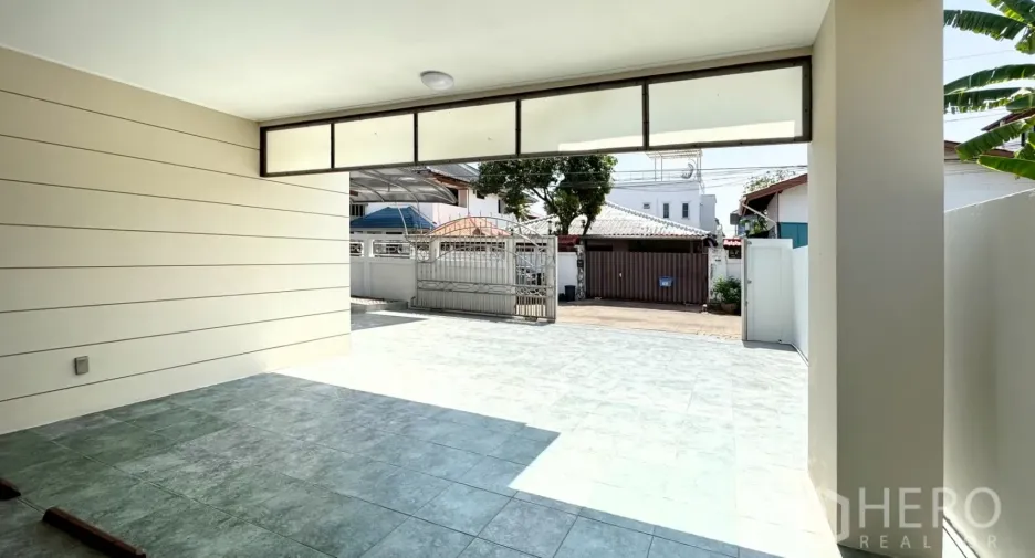 For rent 4 bedrooms house in Suan Luang, Bangkok
