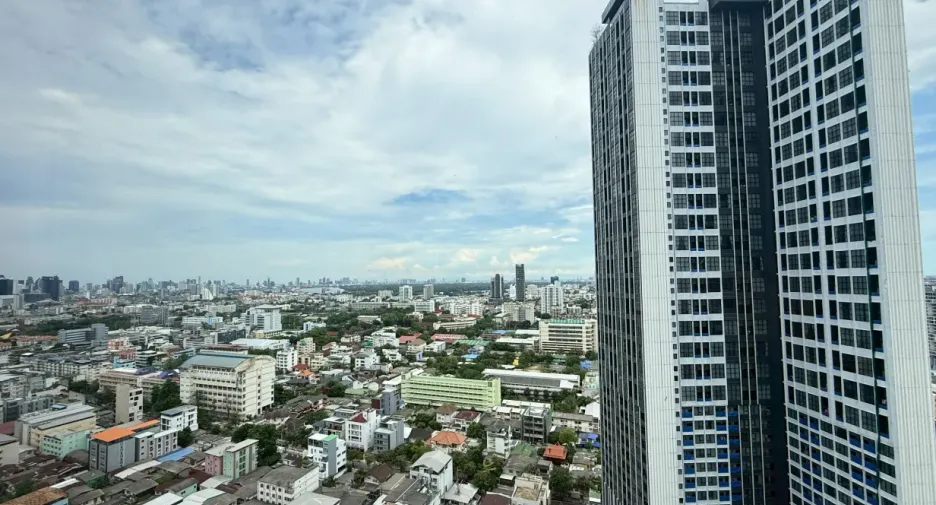 For rent 2 bedrooms condo in Sathon, Bangkok