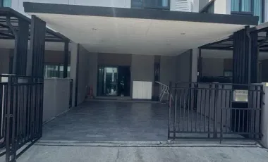 For rent 4 bedrooms house in Bang Kapi, Bangkok