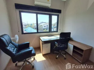 For rent 4 ベッドルーム house in Bang Kapi, Bangkok