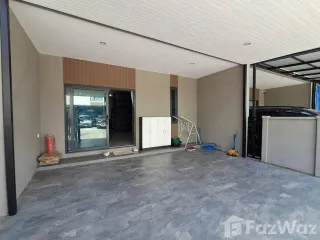 For rent 4 ベッドルーム house in Bang Kapi, Bangkok