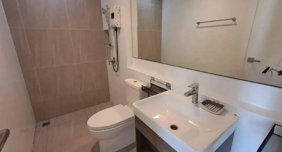 For rent 4 bedrooms house in Bang Kapi, Bangkok