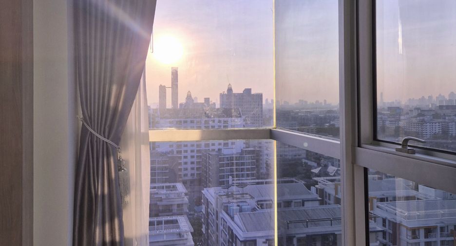 For sale and for rent 2 bedrooms condo in Phra Khanong, Bangkok