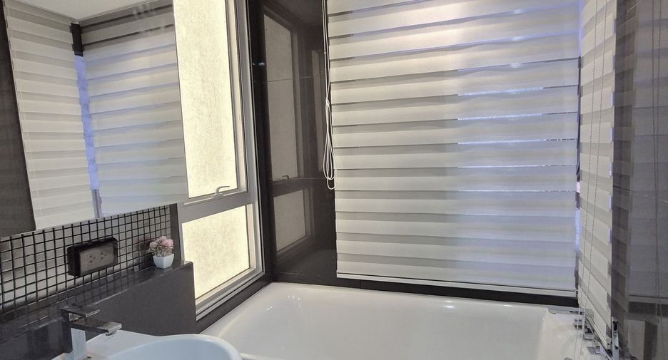 For sale and for rent 2 bedrooms condo in Phra Khanong, Bangkok