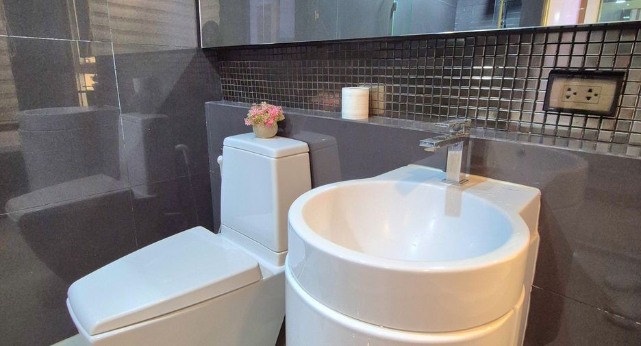 For sale and for rent 2 bedrooms condo in Phra Khanong, Bangkok