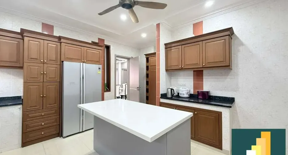 For rent 4 bedrooms house in Bang Lamung, Chonburi