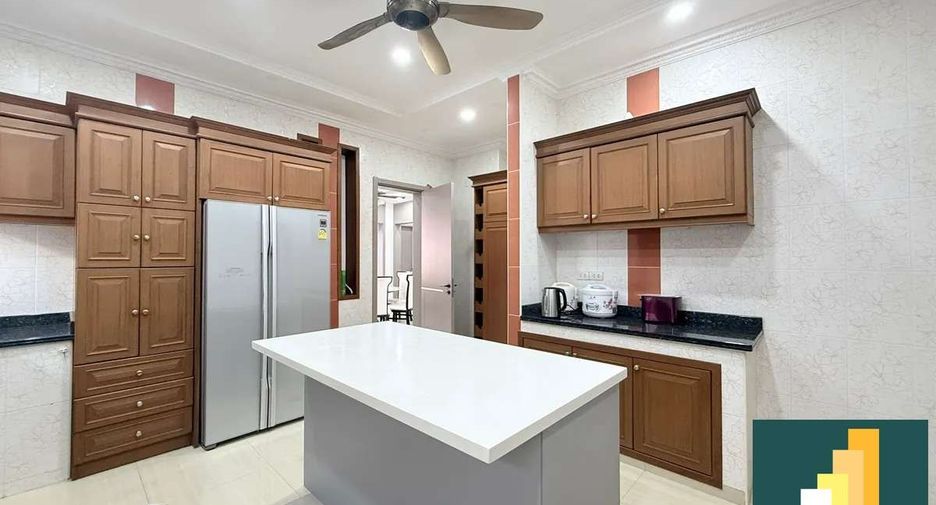 À louer 4 chambres villa à South Pattaya, Pattaya