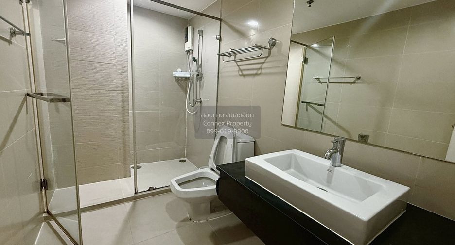 For rent 3 bedrooms condo in Huai Khwang, Bangkok