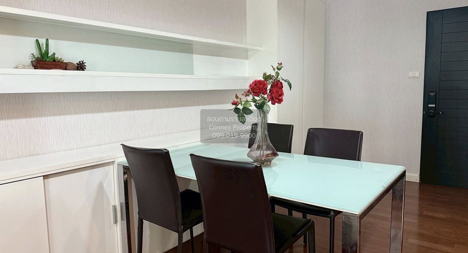 For rent 3 bedrooms condo in Huai Khwang, Bangkok