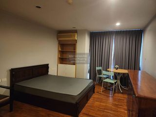 For rent 1 bed condo in Yan Nawa, Bangkok