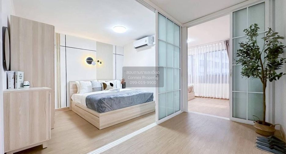 For rent 2 bedrooms condo in Sathon, Bangkok
