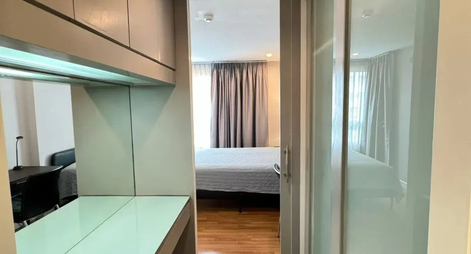 For rent 1 bed condo in Watthana, Bangkok