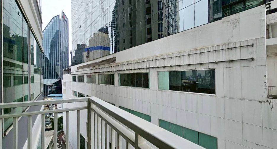For rent and for sale 2 bedrooms condo in Khlong Toei, Bangkok