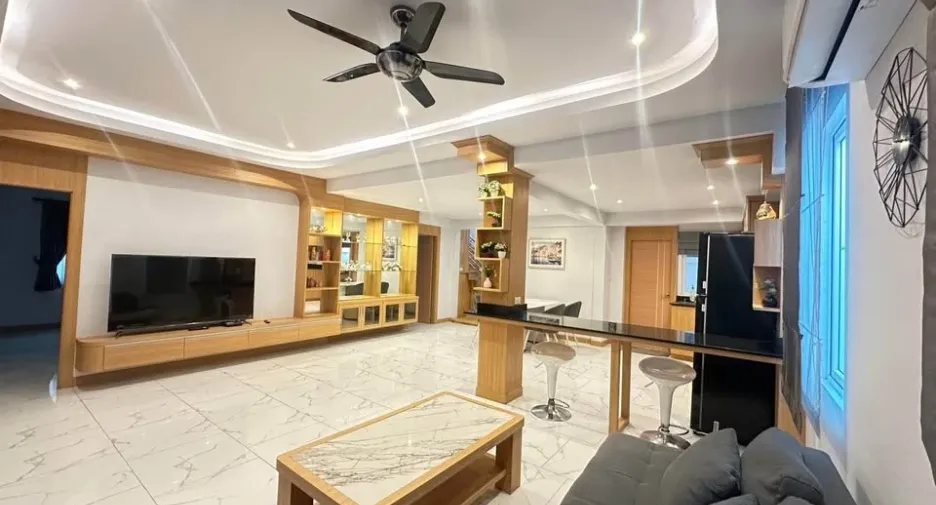 For rent 4 bedrooms villa in South Pattaya, Pattaya