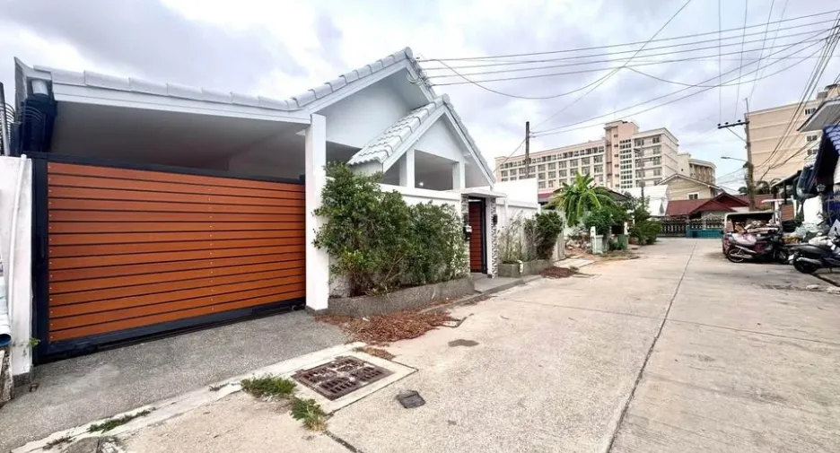 For rent 4 bedrooms villa in South Pattaya, Pattaya