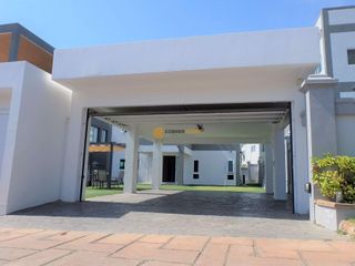 Casa en alquiler de 5 habitaciones en Bang Lamung, Chonburi