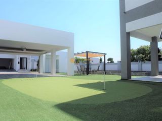 Casa en alquiler de 5 habitaciones en Bang Lamung, Chonburi