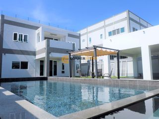 Casa en alquiler de 5 habitaciones en Bang Lamung, Chonburi