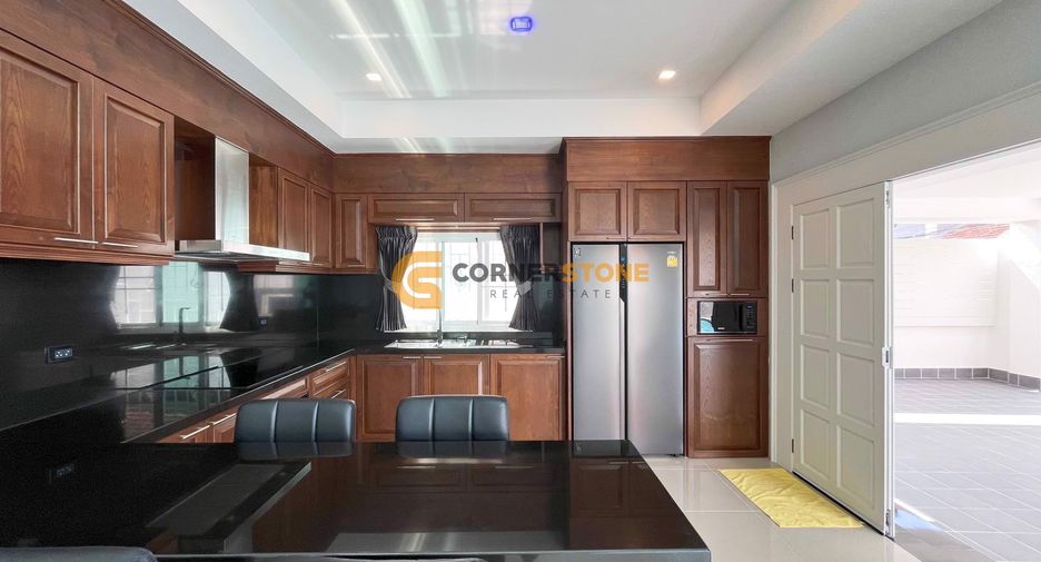 For rent 4 bedrooms house in South Pattaya, Pattaya